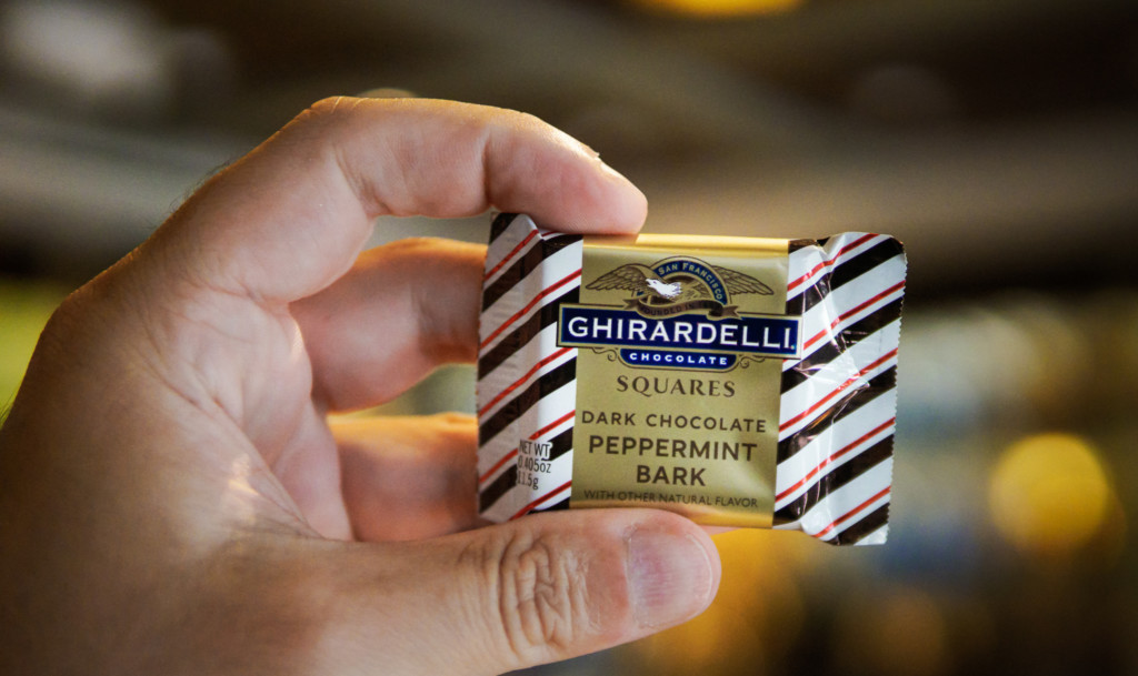 Amostra grátis de chocolate Ghirardelli em Disney Springs
